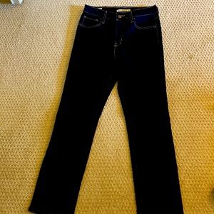 Women’s Levis, high rise straight, dark wash, size 29